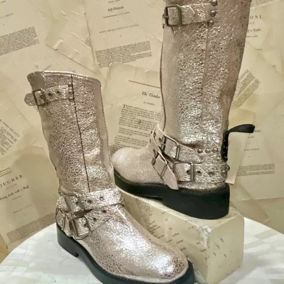 Free People We The Free Janey Engineer Boot Silver Crackle Leather Distressed - Picture 7 of 9